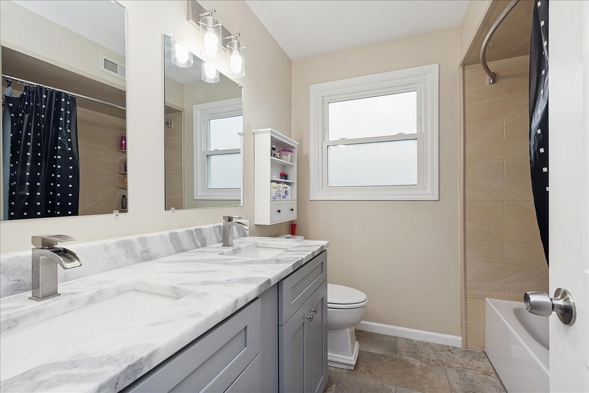 16953 88th Court, Orland Hills, IL 60487