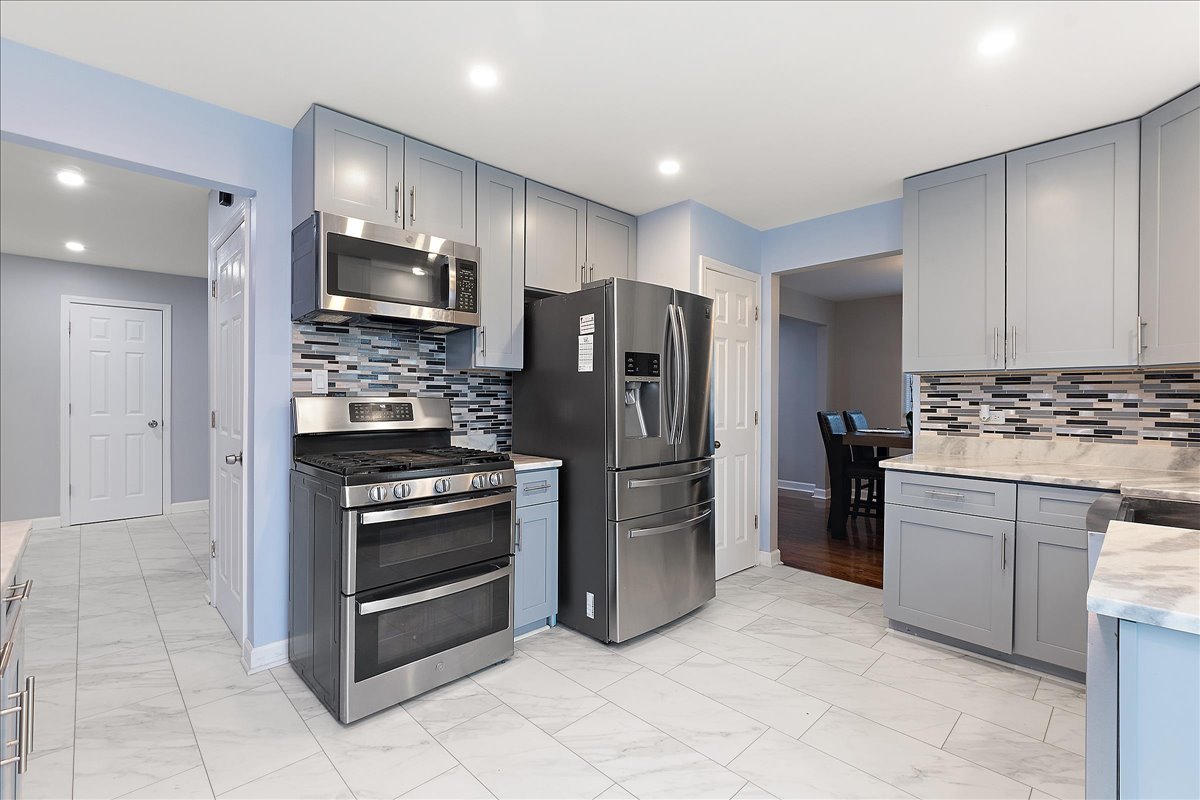 16953 88th Court, Orland Hills, IL 60487