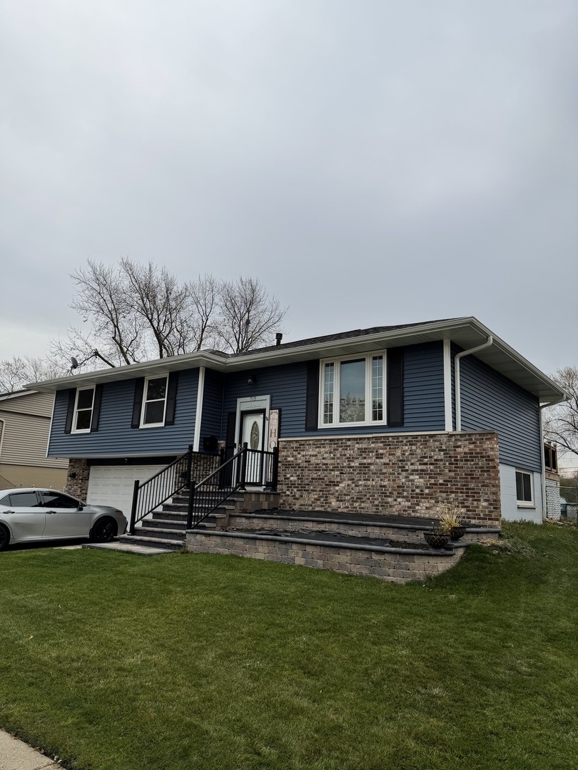 715 Lacy Avenue, Streamwood, IL 60107