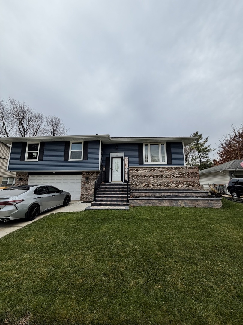 715 Lacy Avenue, Streamwood, IL 60107