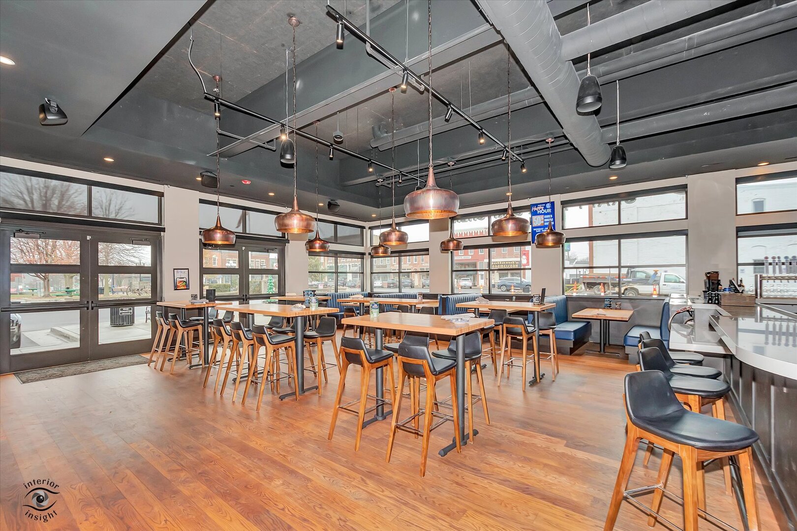 140 Washington Square, Washington, IL 61571