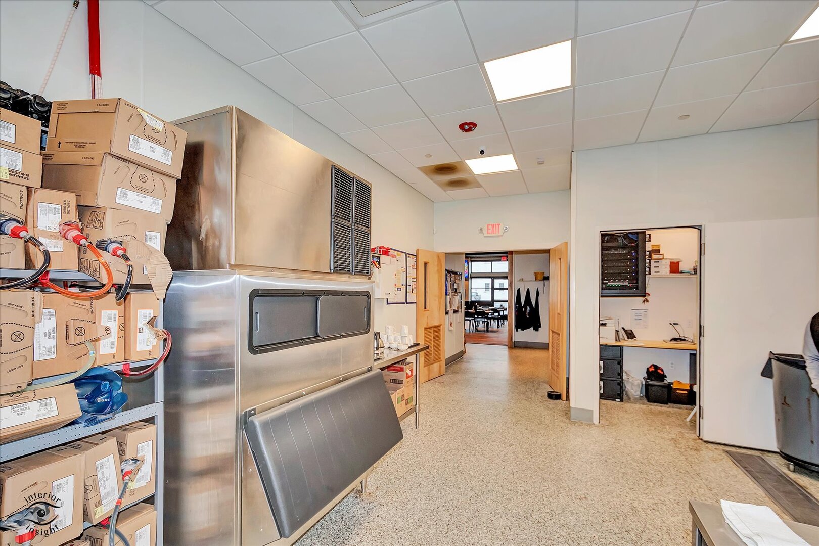 140 Washington Square, Washington, IL 61571