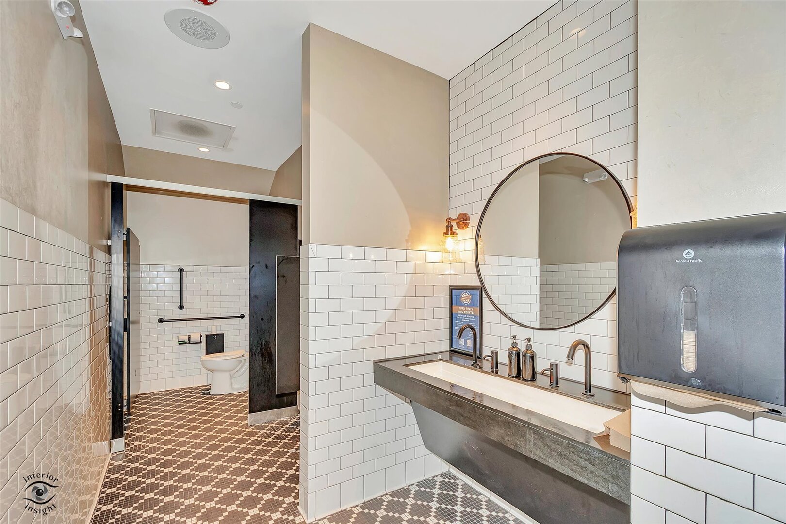 140 Washington Square, Washington, IL 61571