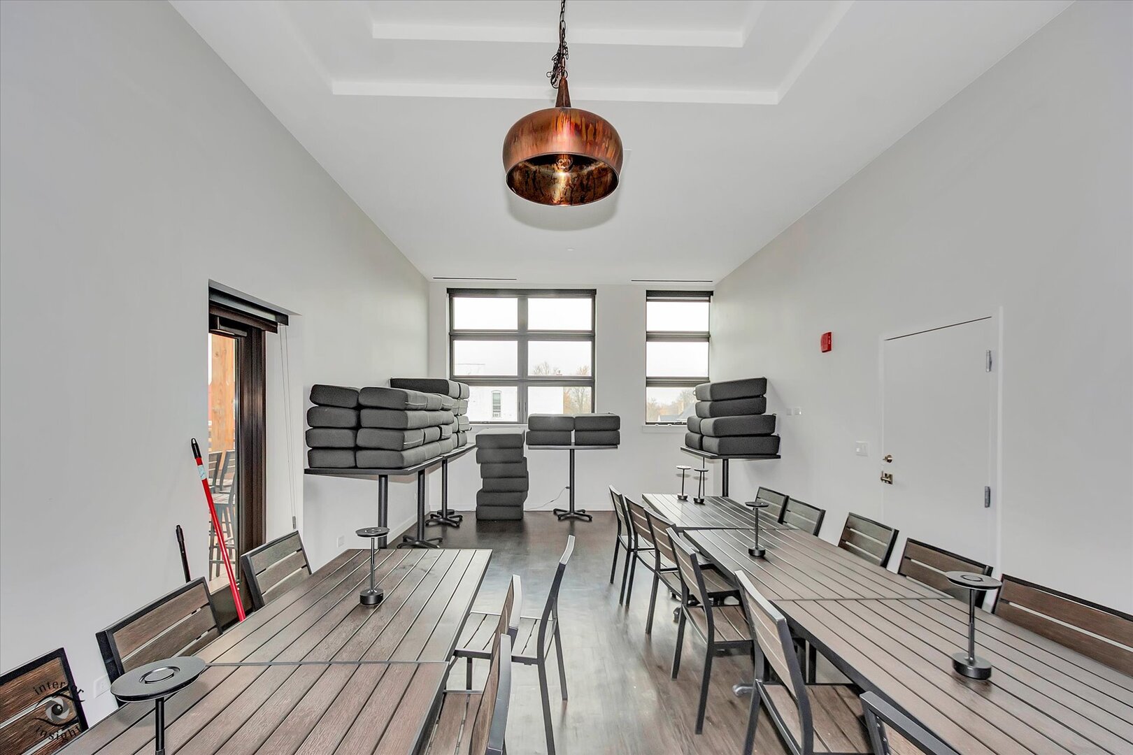 140 Washington Square, Washington, IL 61571