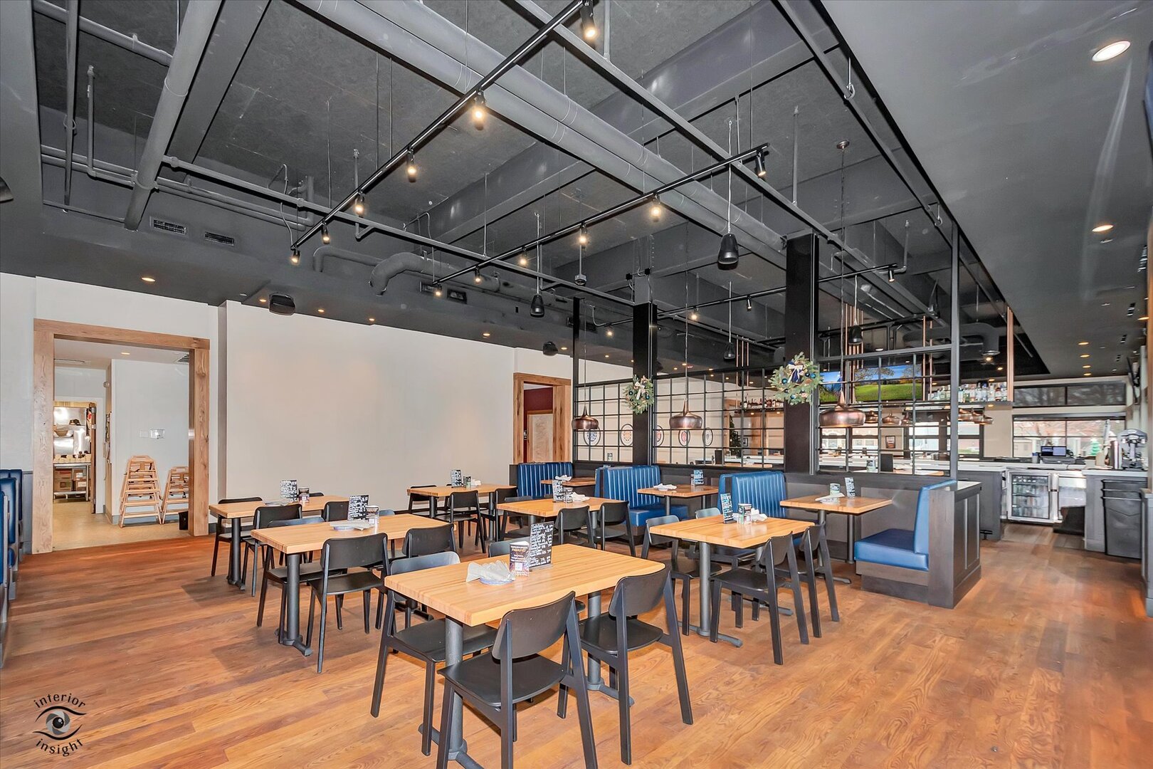 140 Washington Square, Washington, IL 61571