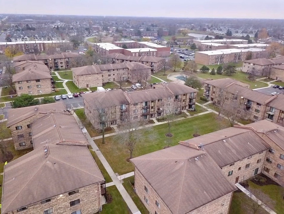 244 Klein Creek Court #1A, Carol Stream, IL 60188