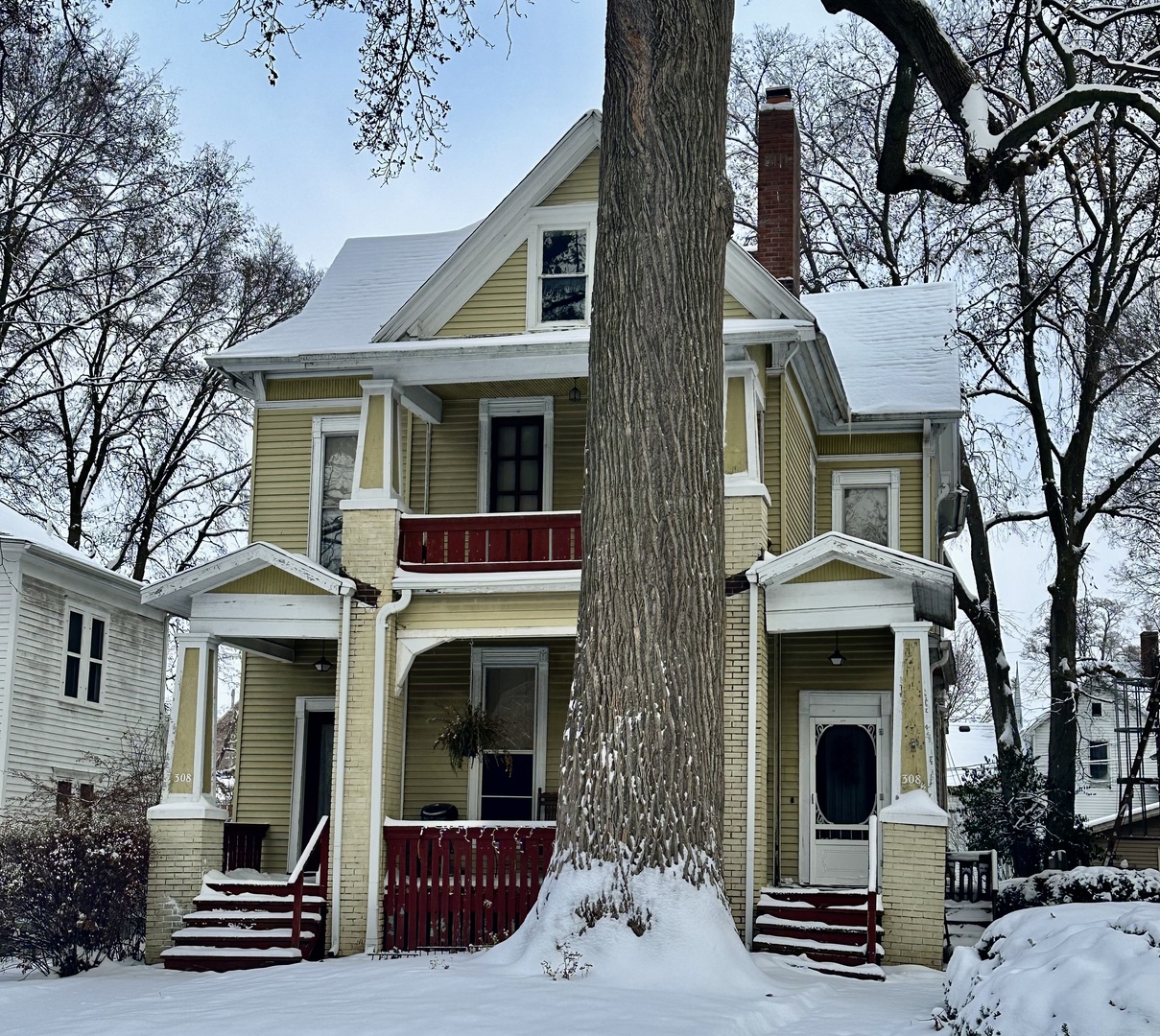 308 E Walnut Street, Bloomington, IL 61701