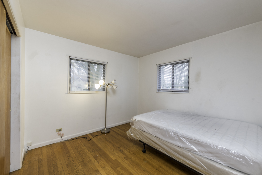 1015 Merton Avenue, Waukegan, IL 60087