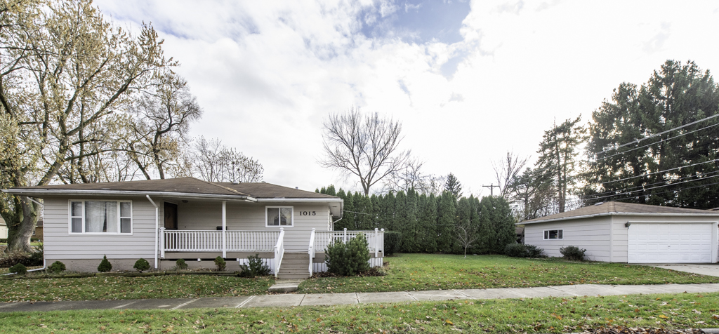 1015 Merton Avenue, Waukegan, IL 60087