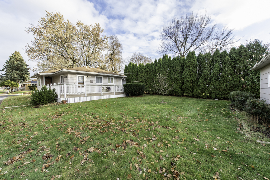 1015 Merton Avenue, Waukegan, IL 60087