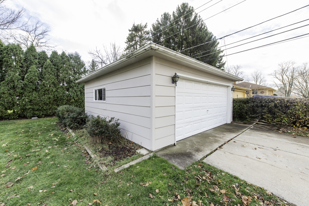 1015 Merton Avenue, Waukegan, IL 60087