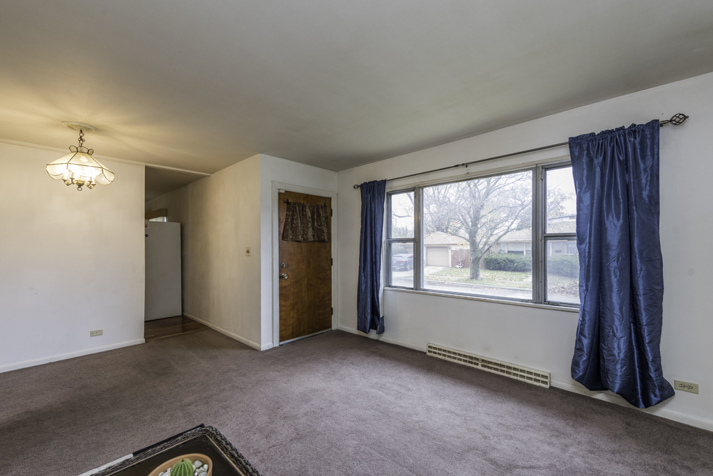 1015 Merton Avenue, Waukegan, IL 60087