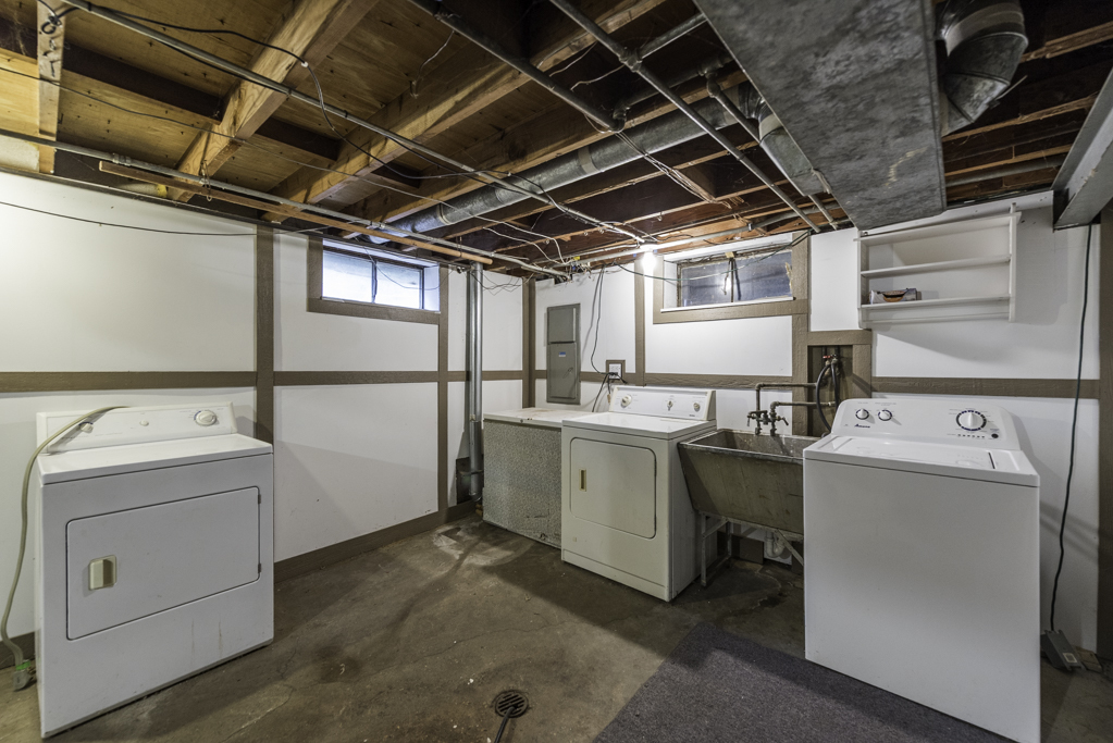 1015 Merton Avenue, Waukegan, IL 60087