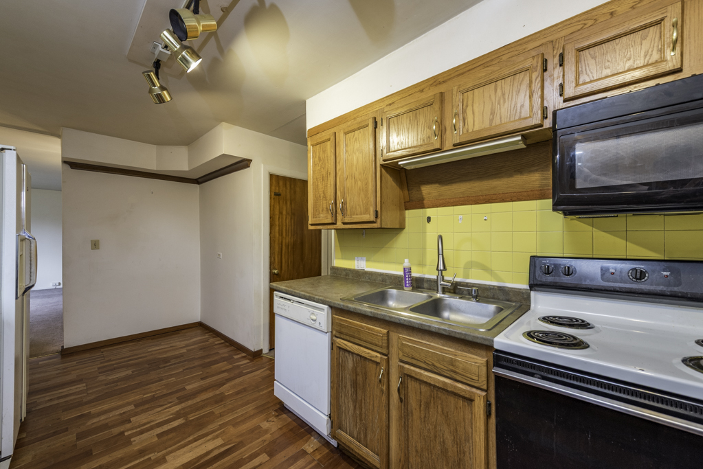 1015 Merton Avenue, Waukegan, IL 60087