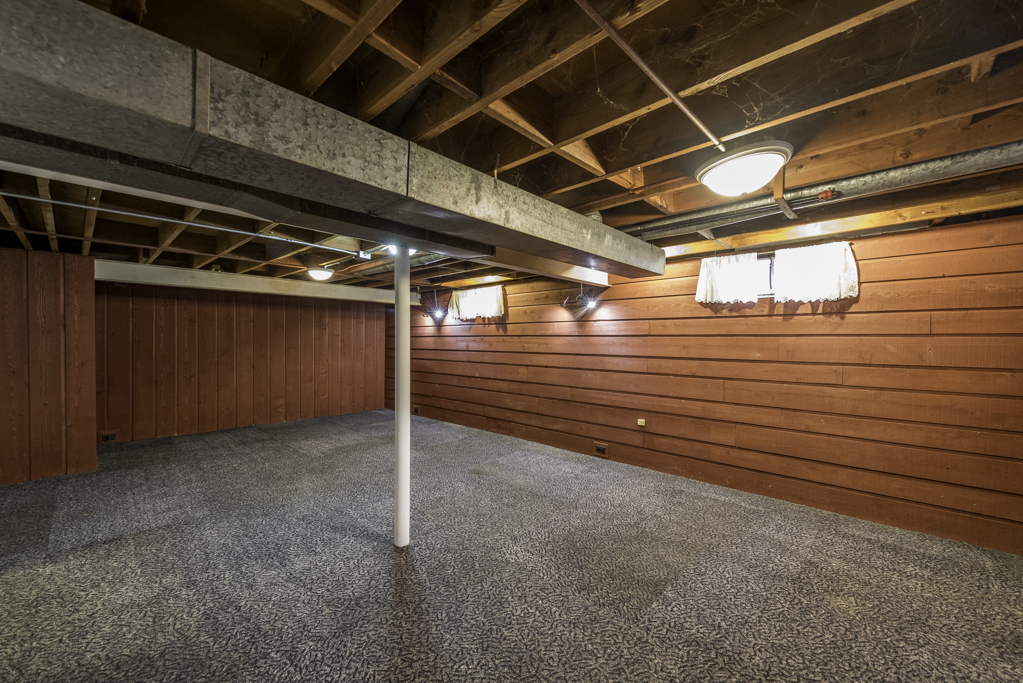 1015 Merton Avenue, Waukegan, IL 60087