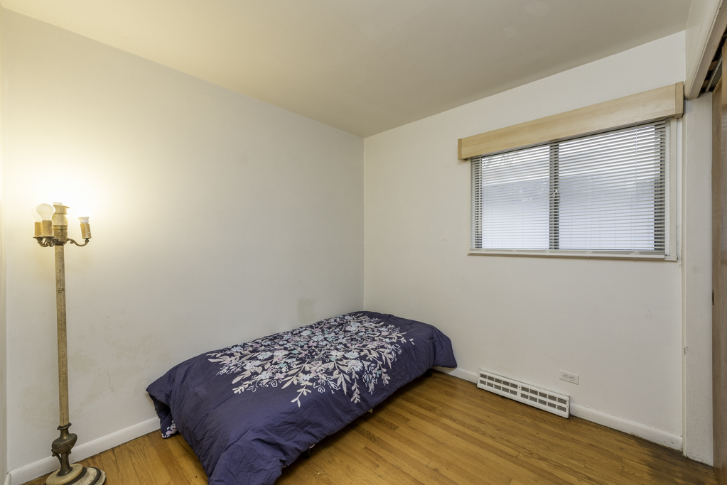 1015 Merton Avenue, Waukegan, IL 60087