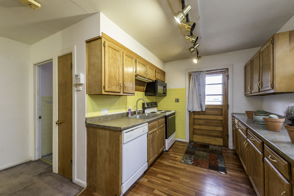 1015 Merton Avenue, Waukegan, IL 60087