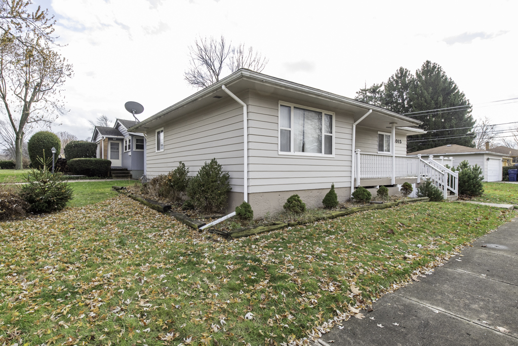 1015 Merton Avenue, Waukegan, IL 60087