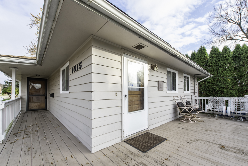 1015 Merton Avenue, Waukegan, IL 60087