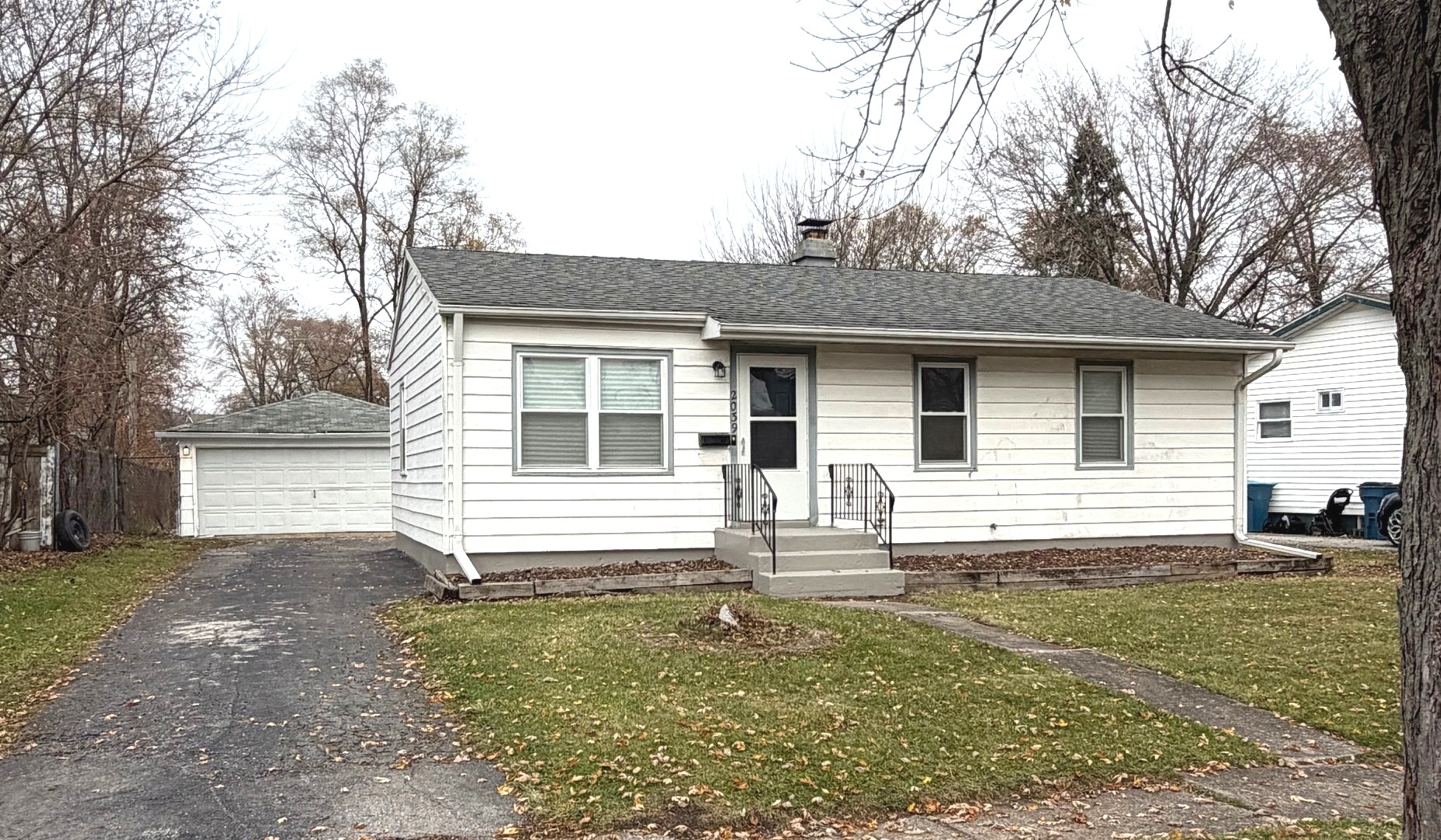 2039 221st Street, Sauk Village, IL 60411