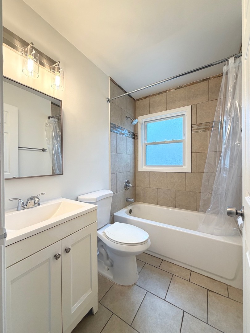 2039 221st Street, Sauk Village, IL 60411