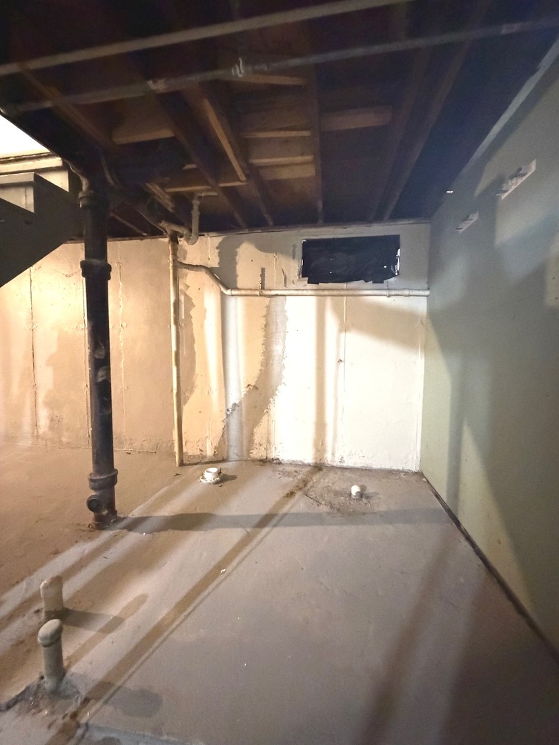 2039 221st Street, Sauk Village, IL 60411