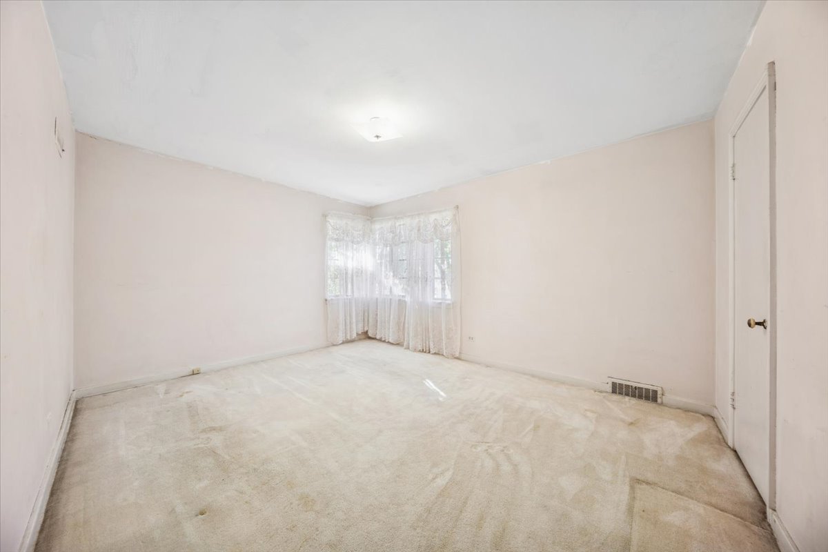 3047 N 79th Avenue, Elmwood Park, IL 60707