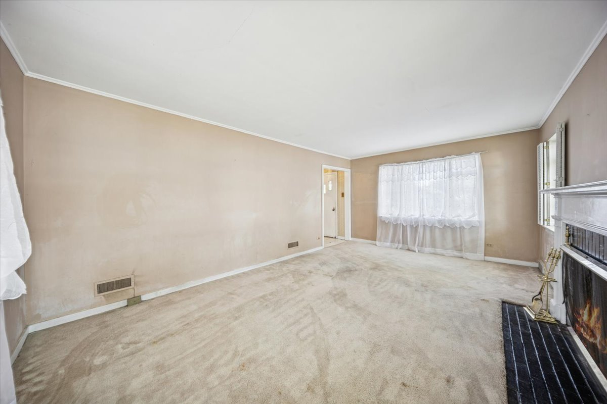 3047 N 79th Avenue, Elmwood Park, IL 60707