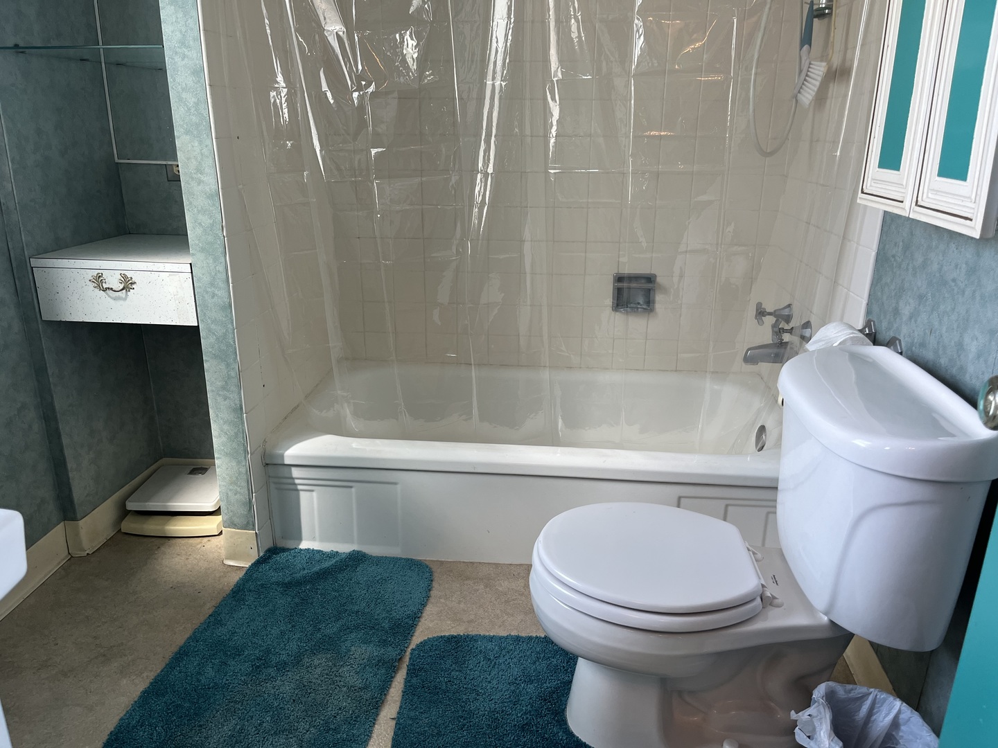 2222 S 15th Avenue, North Riverside, IL 60546