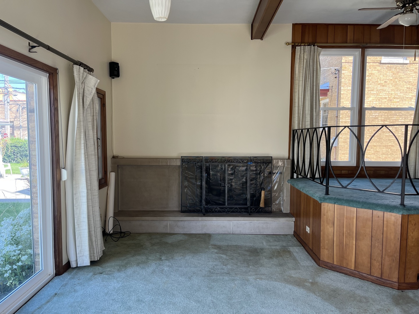 2222 S 15th Avenue, North Riverside, IL 60546