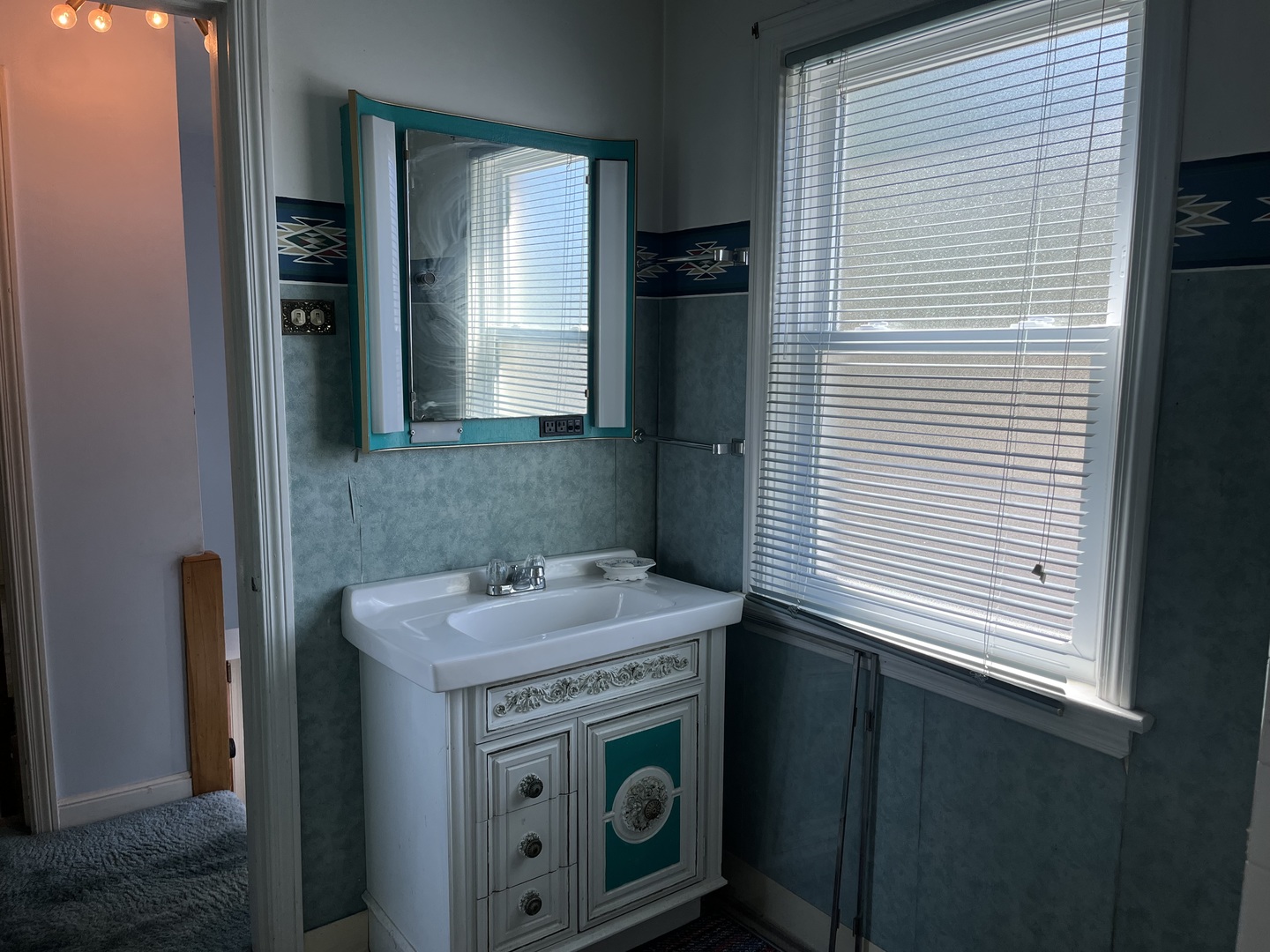 2222 S 15th Avenue, North Riverside, IL 60546