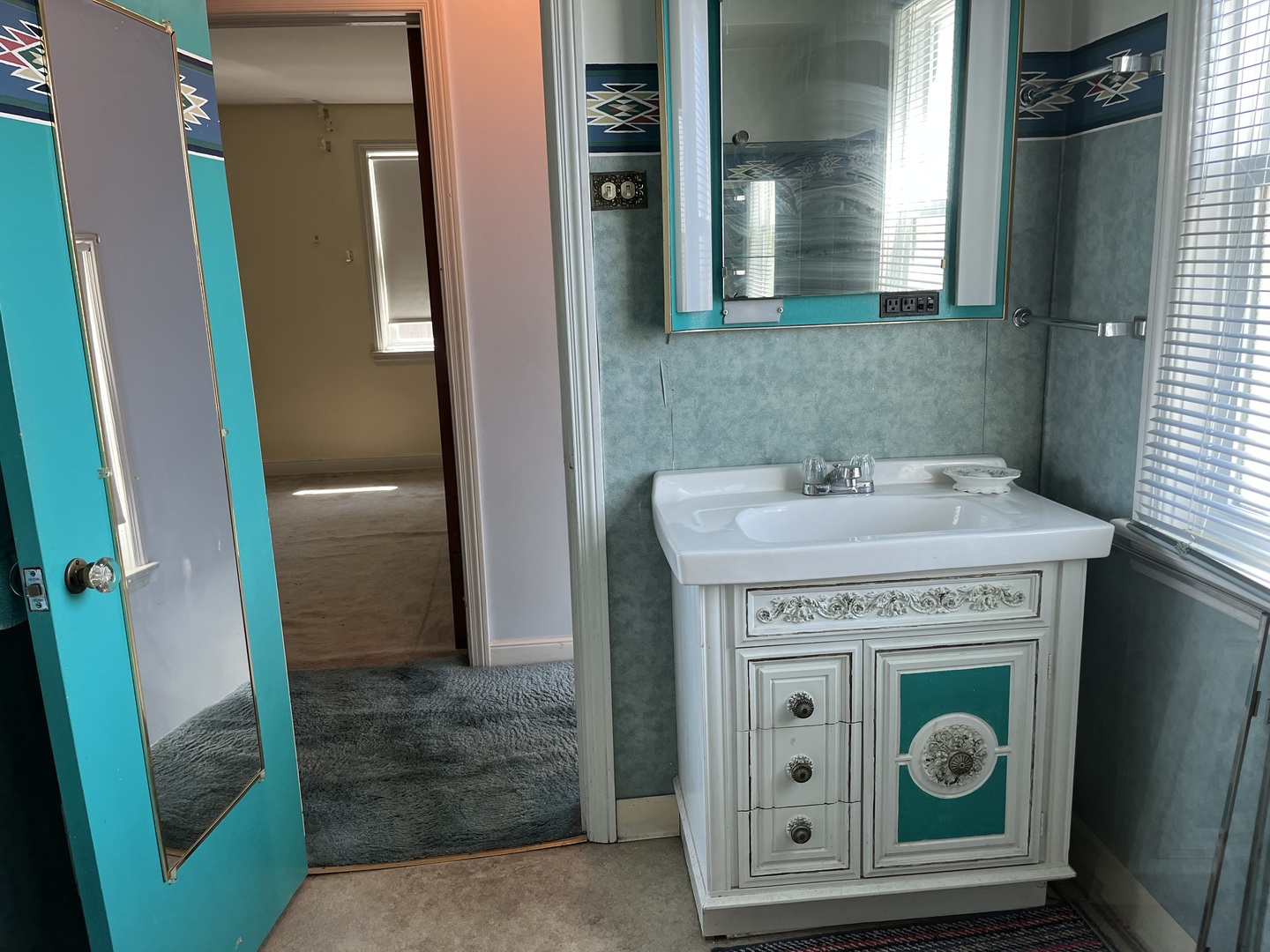 2222 S 15th Avenue, North Riverside, IL 60546