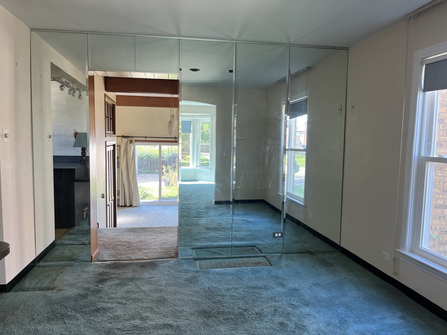 2222 S 15th Avenue, North Riverside, IL 60546