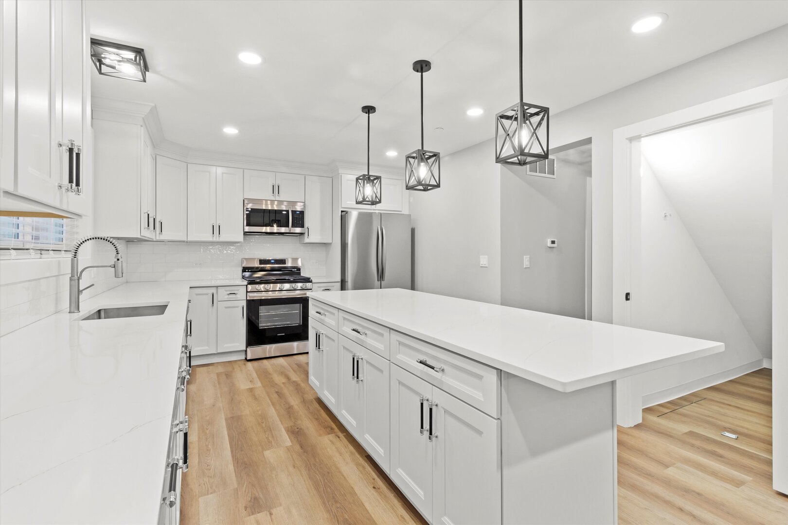 1245 Narragansett Drive, Carol Stream, IL 60188