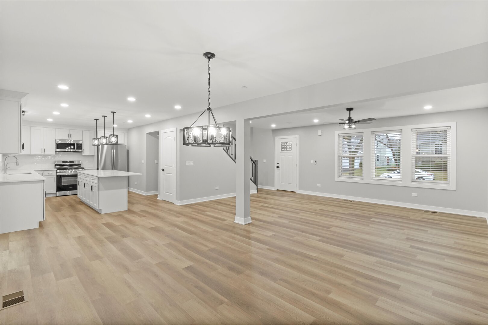 1245 Narragansett Drive, Carol Stream, IL 60188