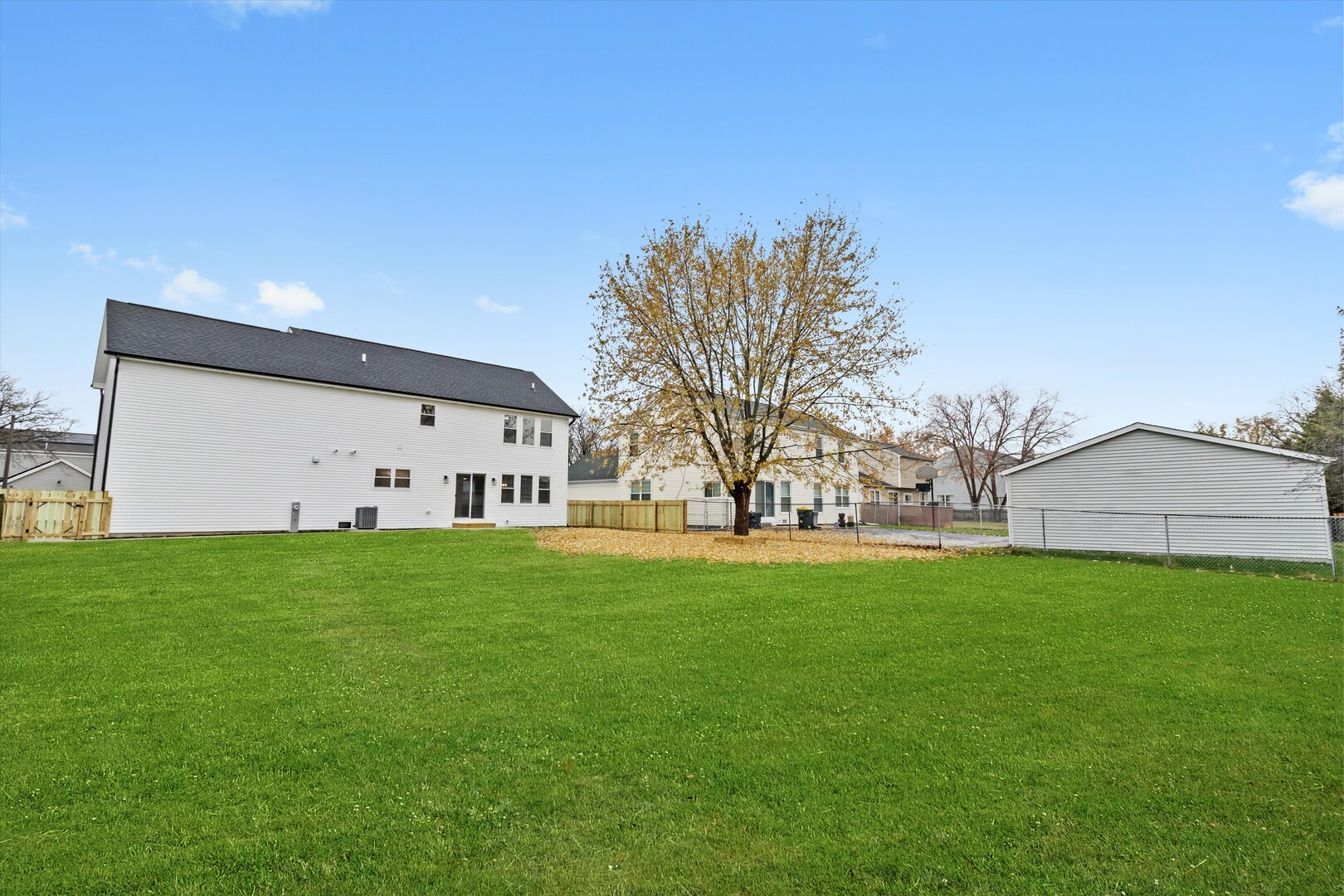 1245 Narragansett Drive, Carol Stream, IL 60188