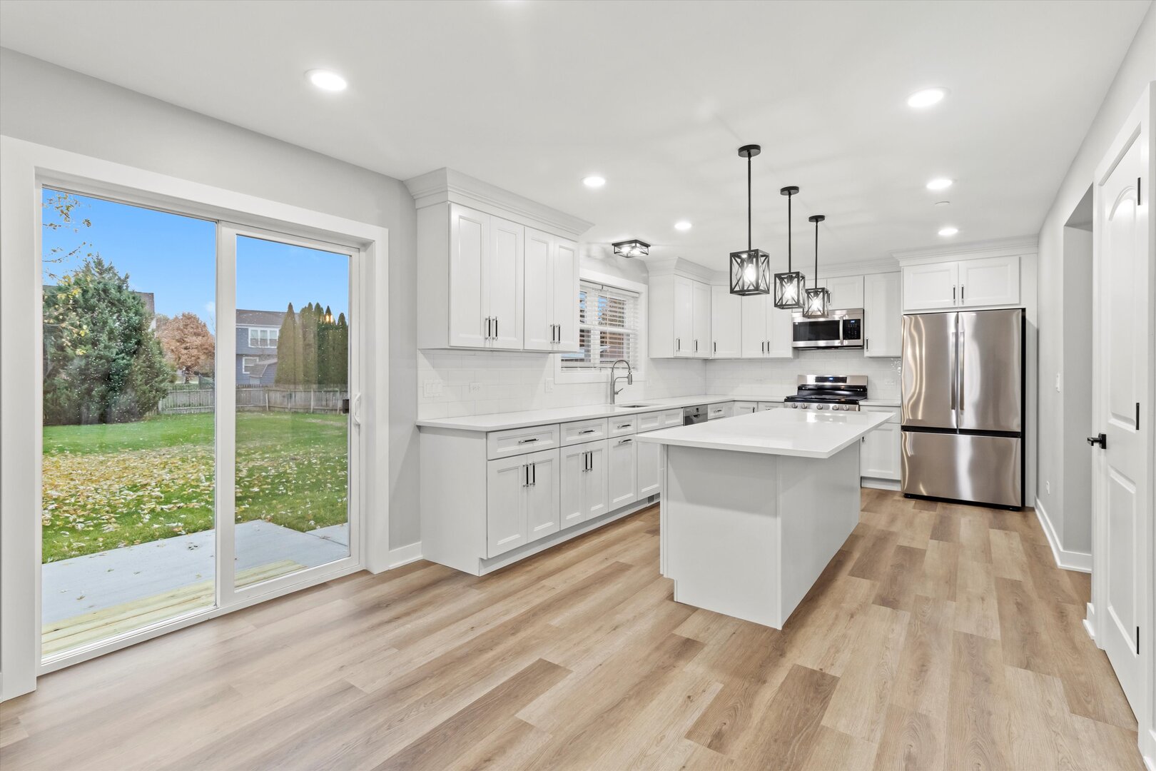 1245 Narragansett Drive, Carol Stream, IL 60188