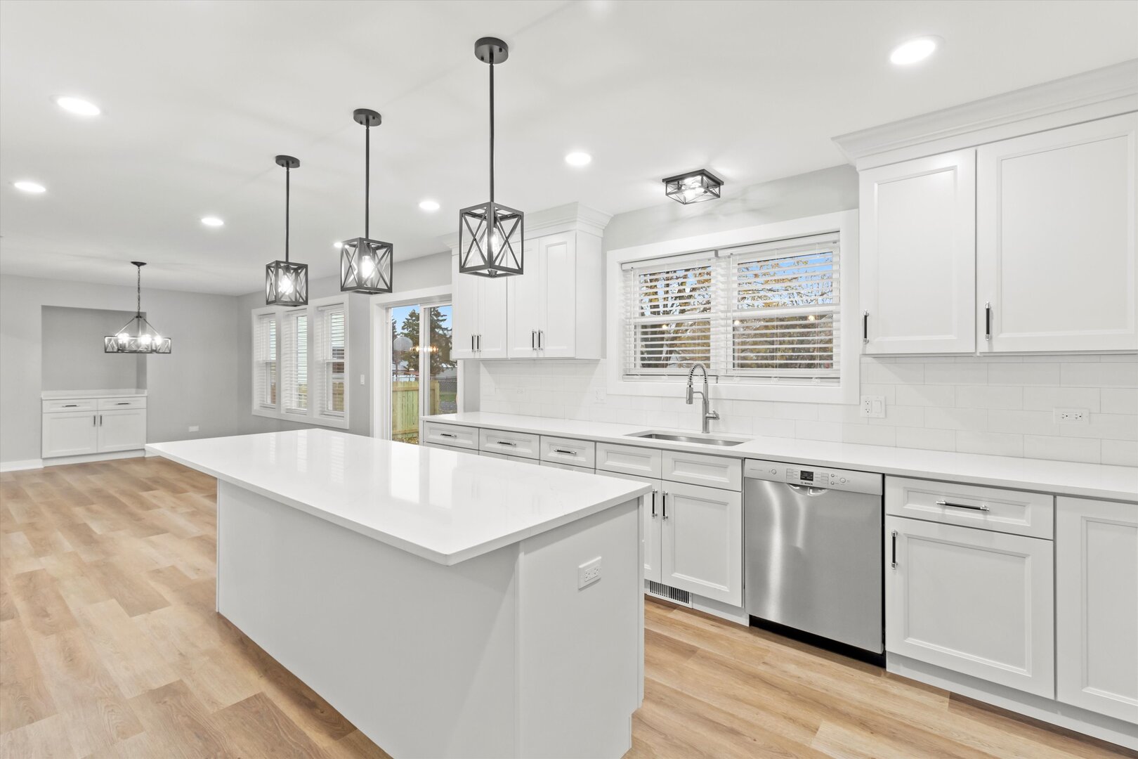 1245 Narragansett Drive, Carol Stream, IL 60188