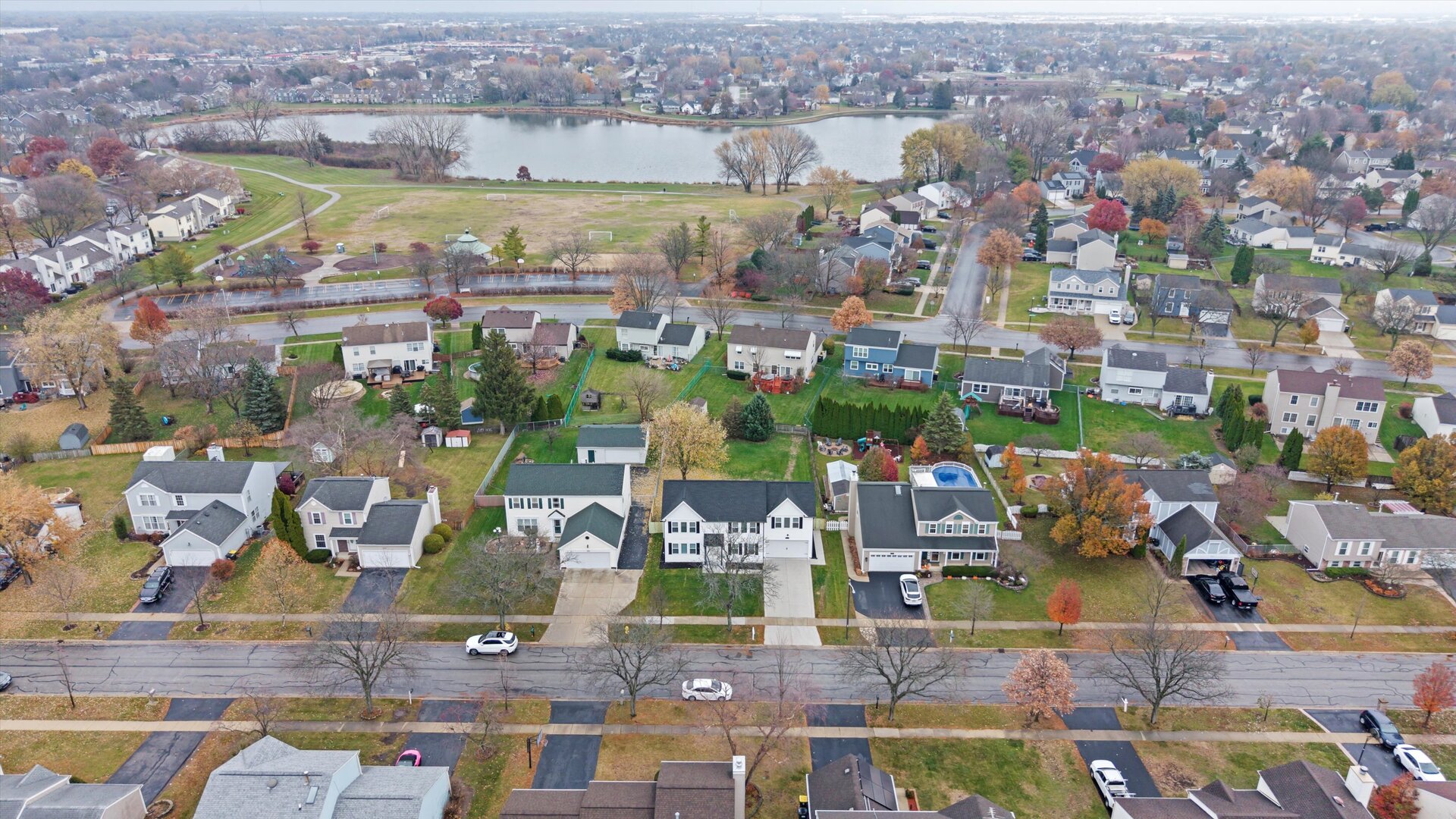 1245 Narragansett Drive, Carol Stream, IL 60188