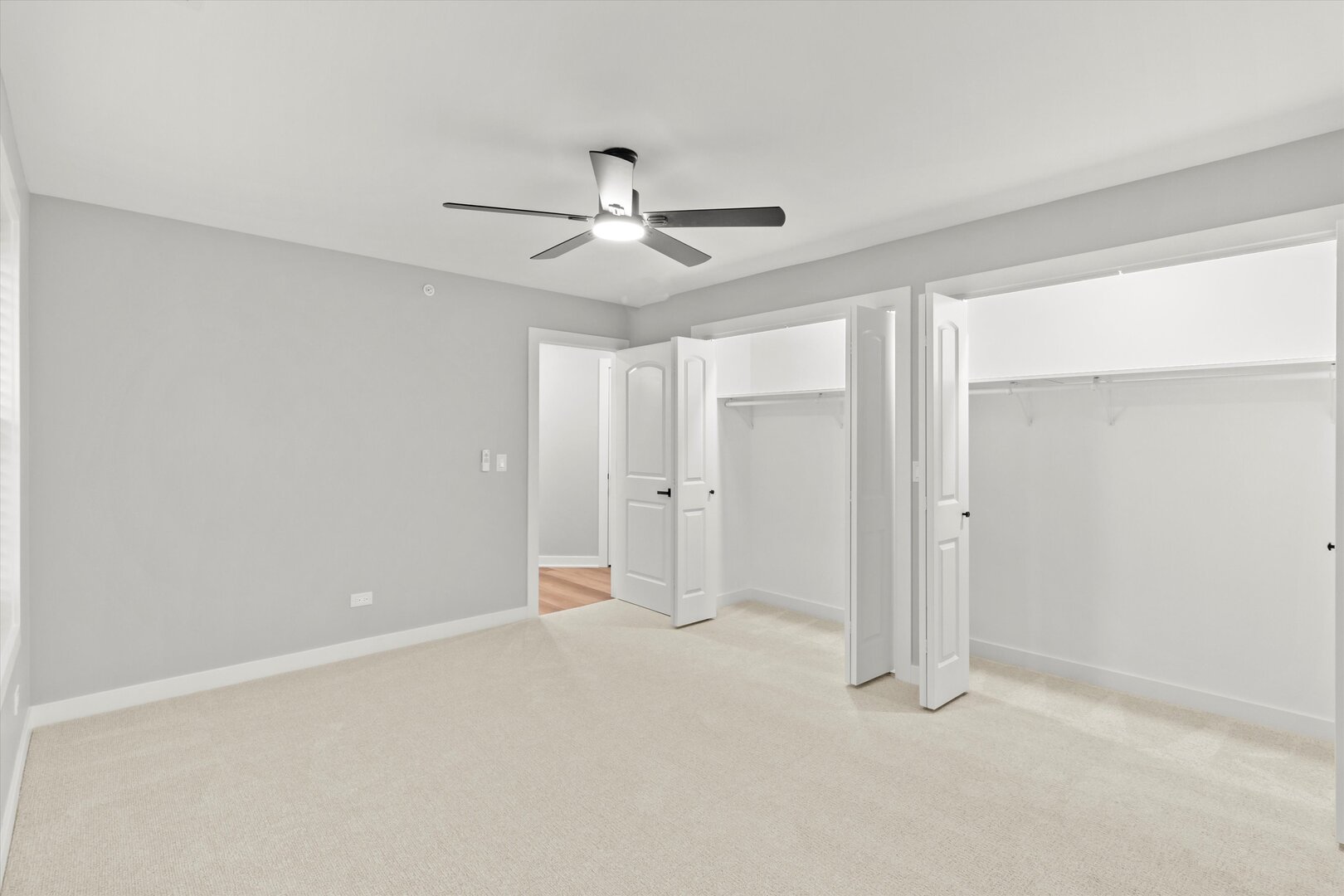 1245 Narragansett Drive, Carol Stream, IL 60188