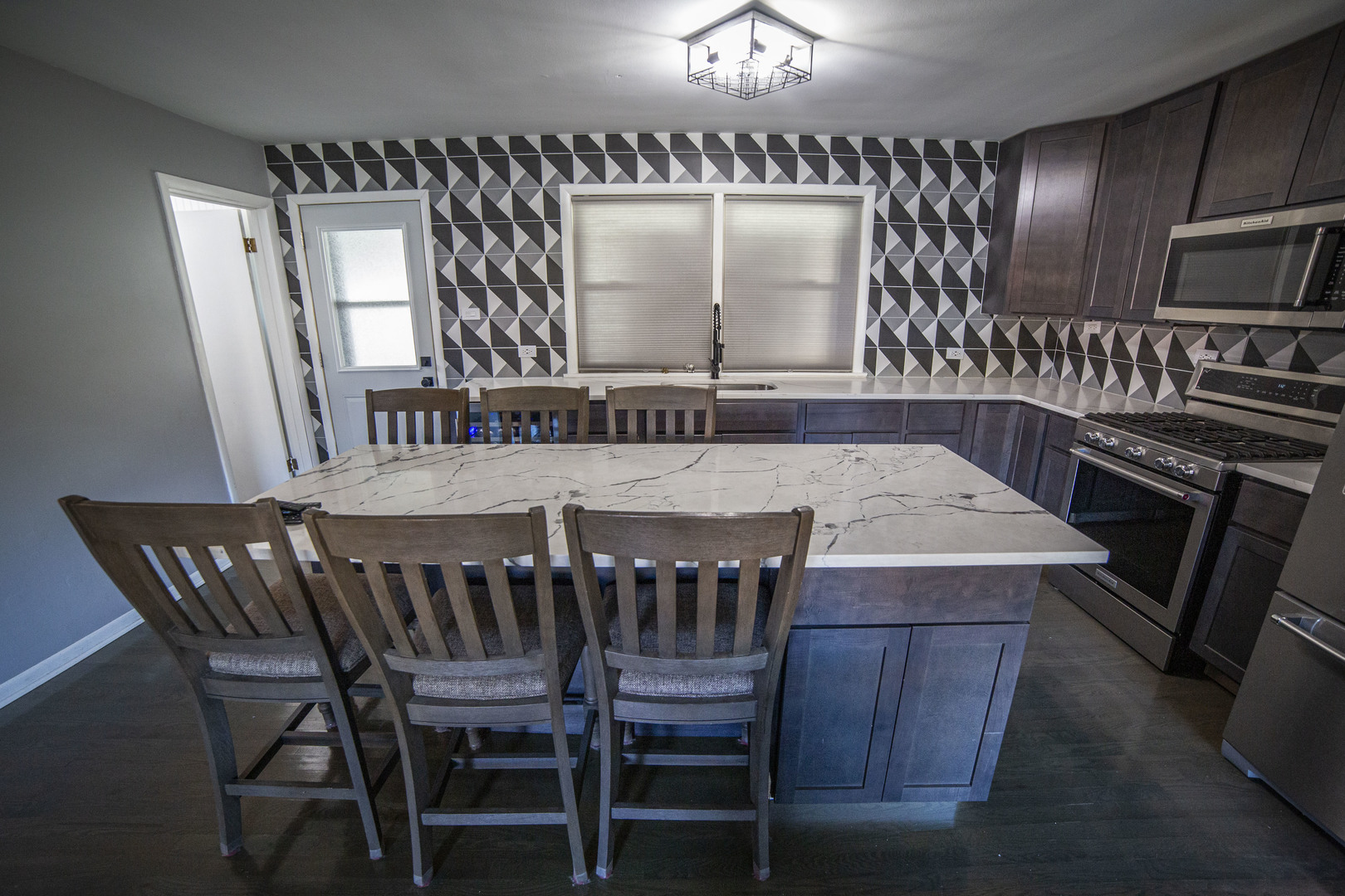 5543 W 83rd Street, Burbank, IL 60459