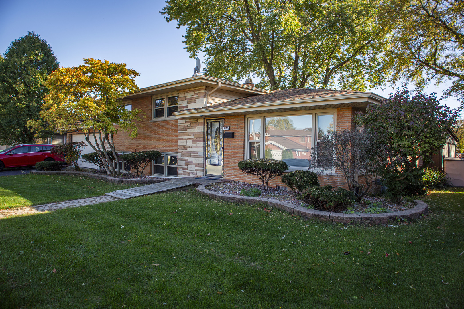 5543 W 83rd Street, Burbank, IL 60459