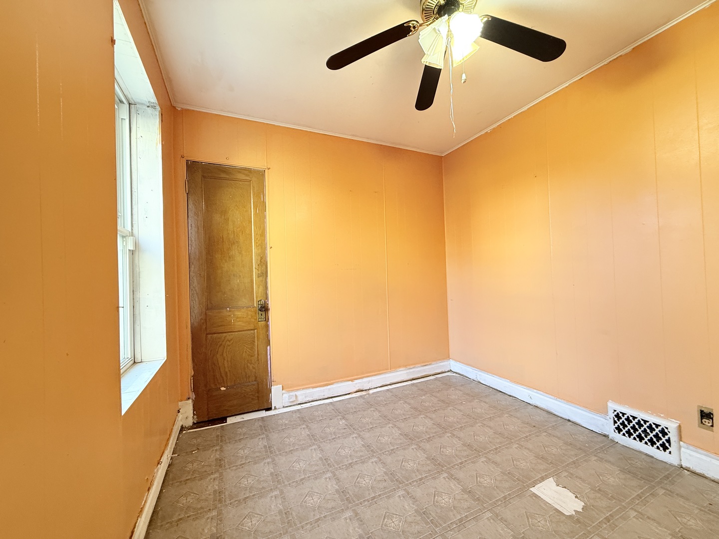 1541 N Latrobe Avenue, Chicago, IL 60651