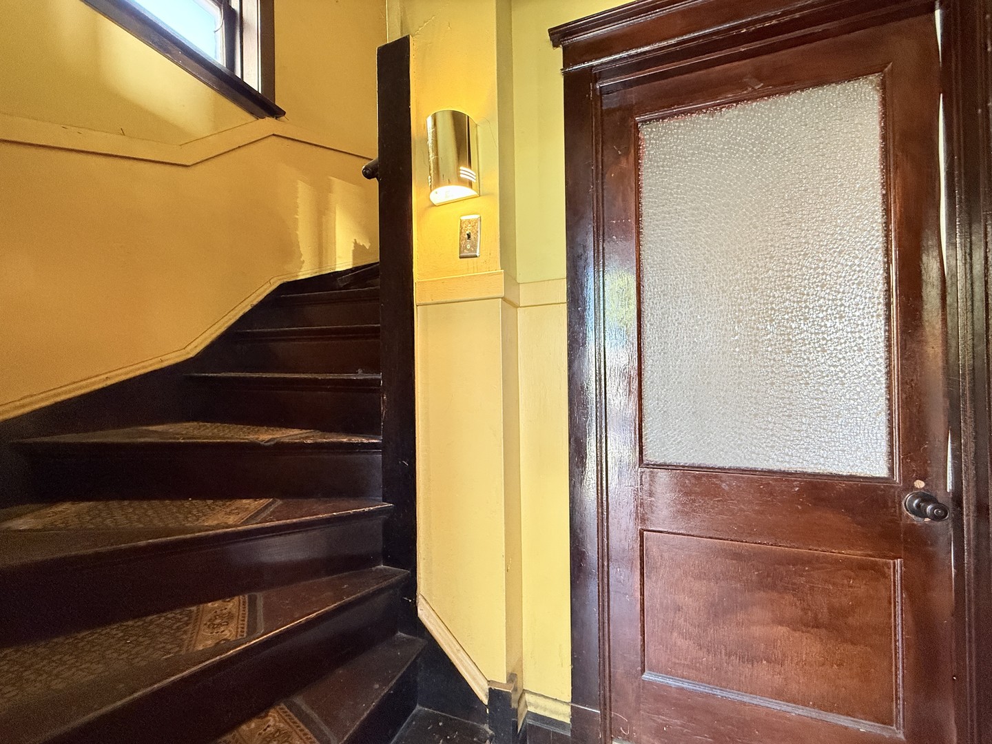 1541 N Latrobe Avenue, Chicago, IL 60651