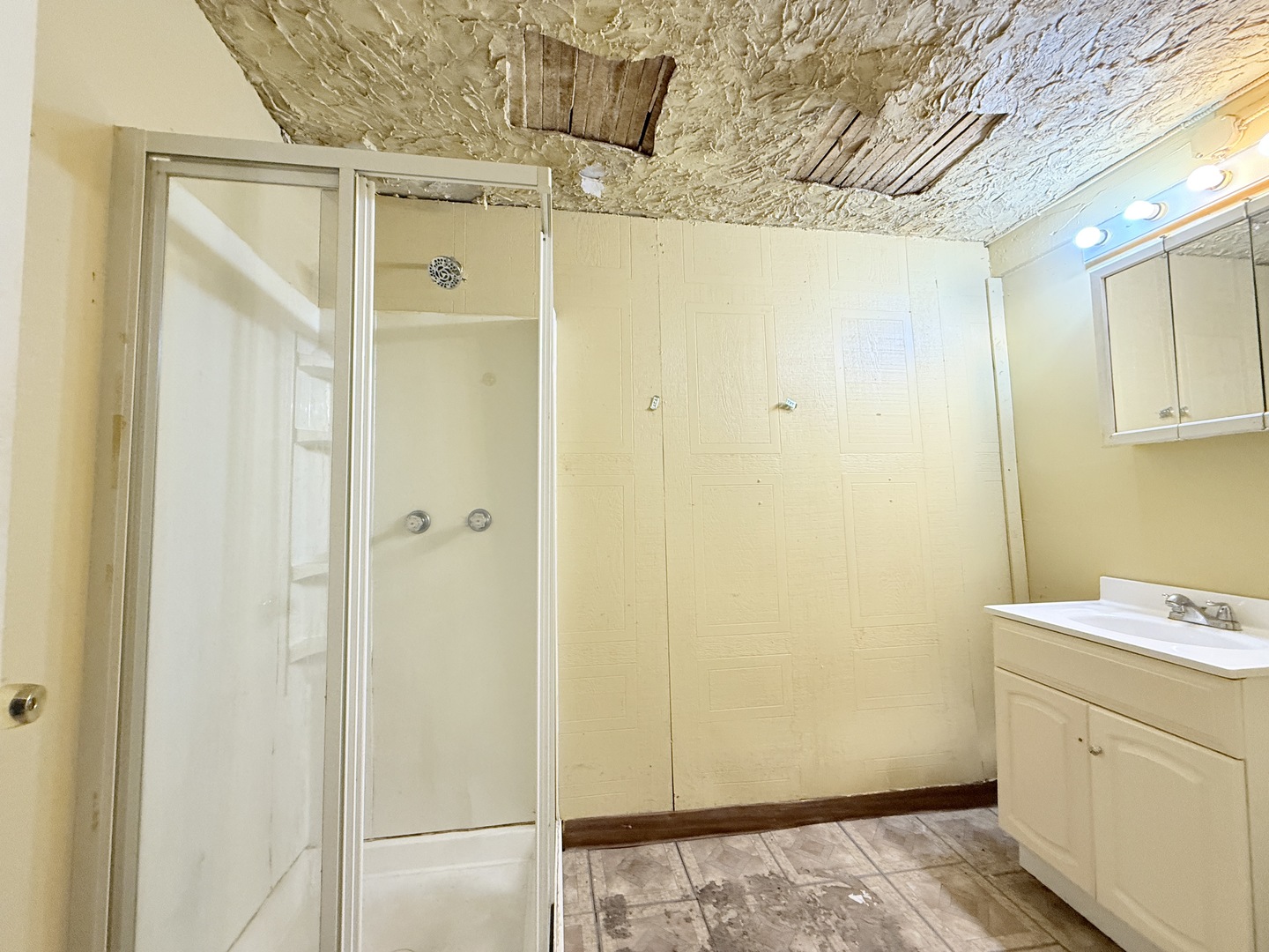 1541 N Latrobe Avenue, Chicago, IL 60651