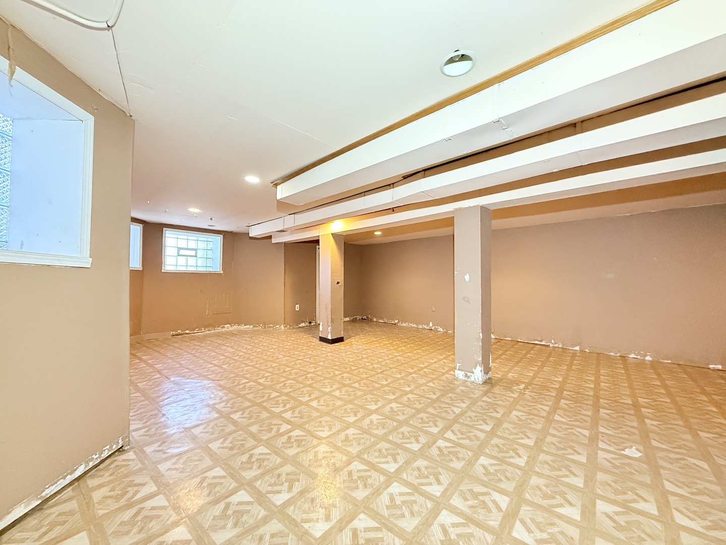 1541 N Latrobe Avenue, Chicago, IL 60651