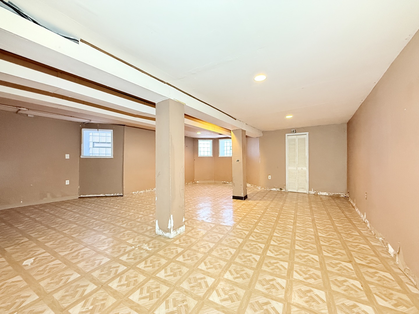 1541 N Latrobe Avenue, Chicago, IL 60651