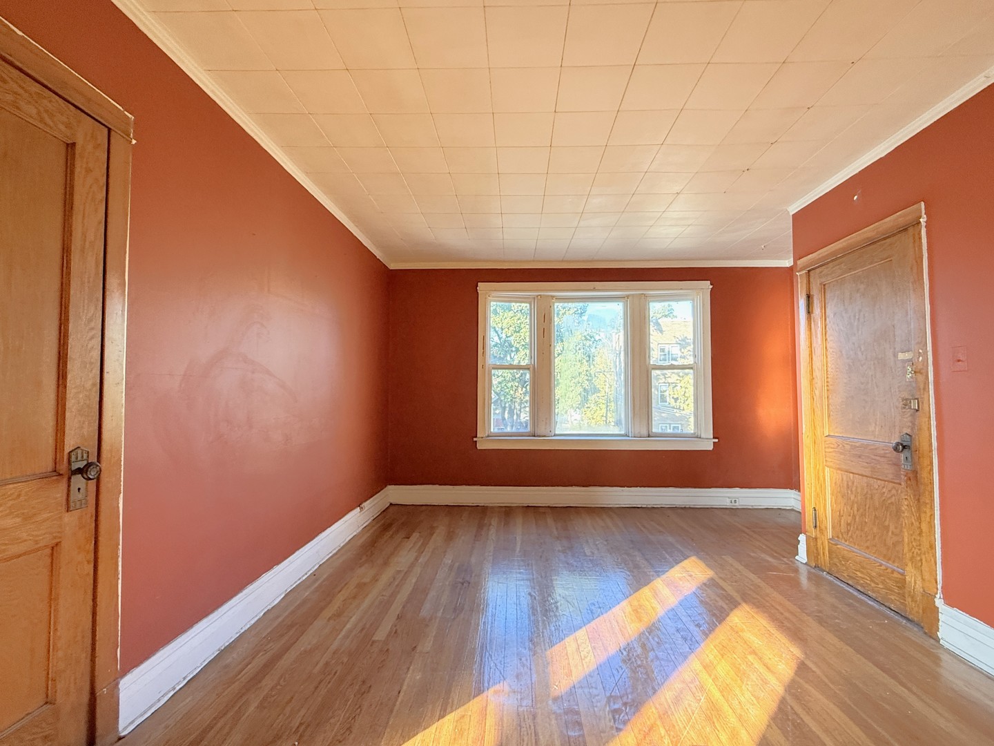 1541 N Latrobe Avenue, Chicago, IL 60651