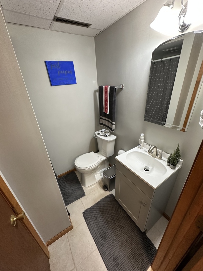 768 Lake Road, New Lenox, IL 60451