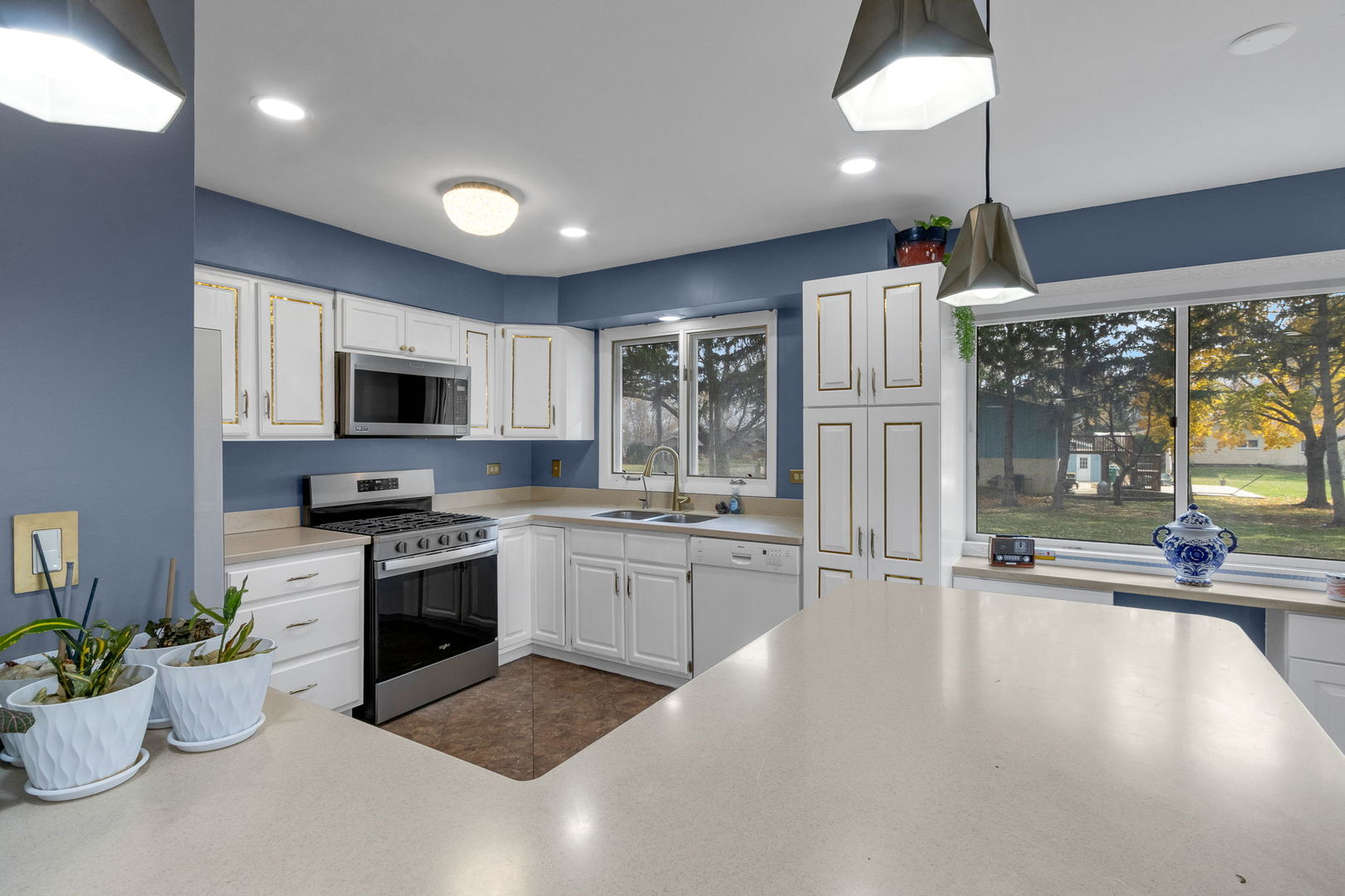 4N580 Chatham Court, West Chicago, IL 60185